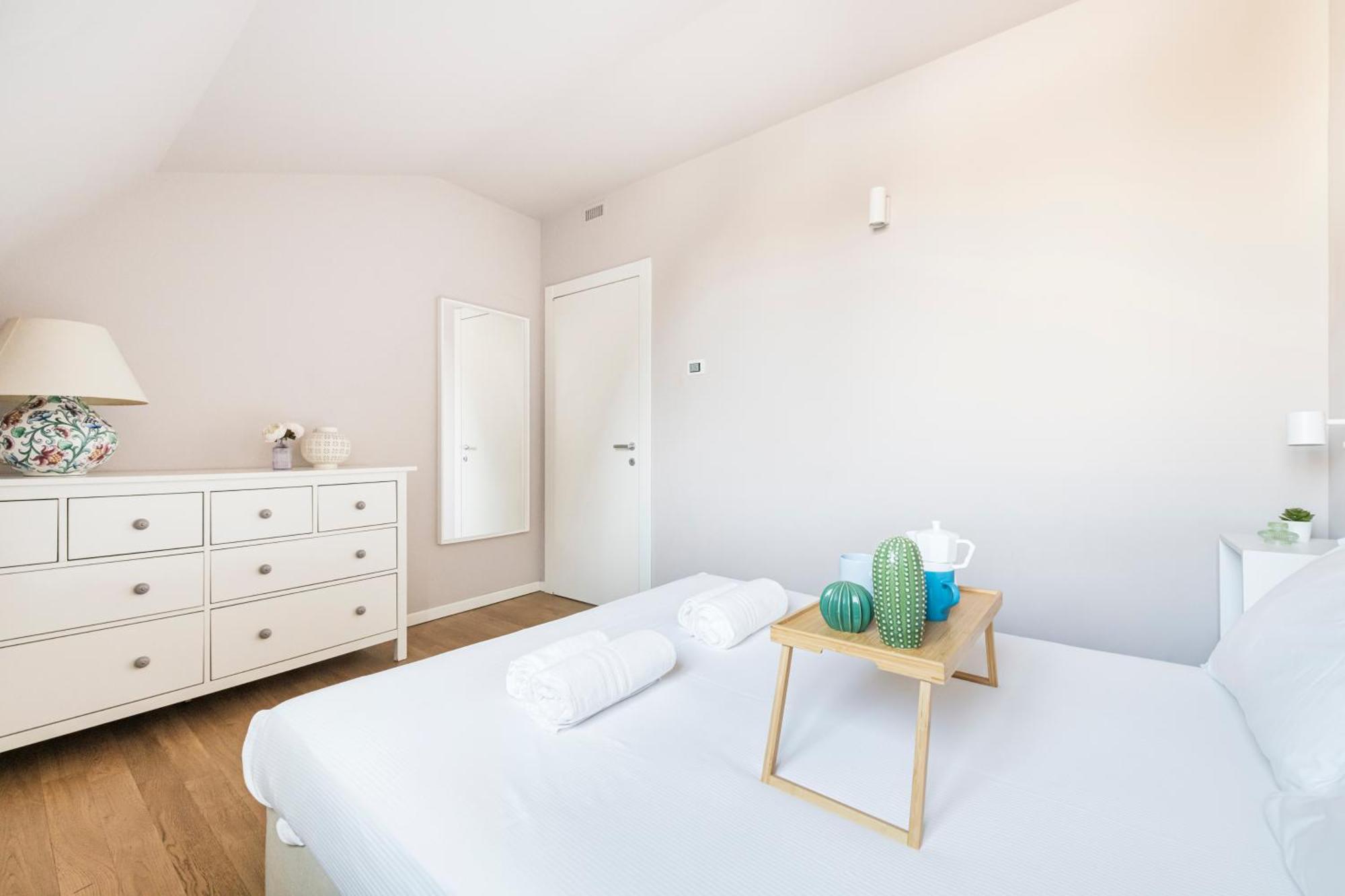 Beautiful In Chinatown And Sempione Apartment
