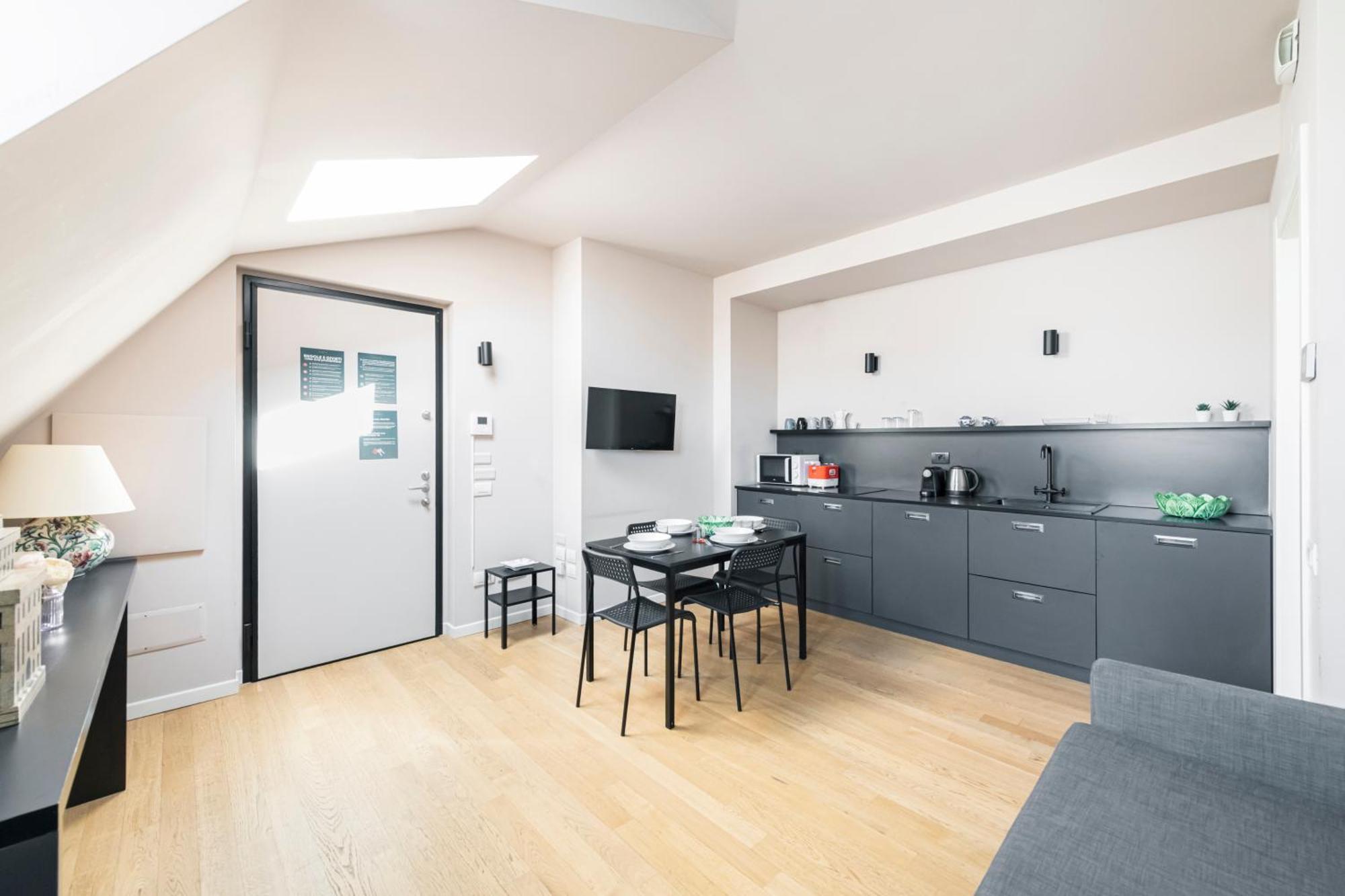 Beautiful In Chinatown And Sempione Apartment